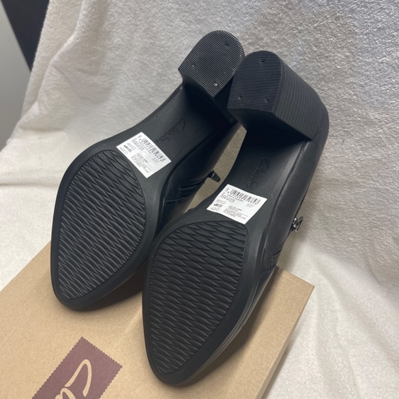 Clarks - Picture 7 of 11